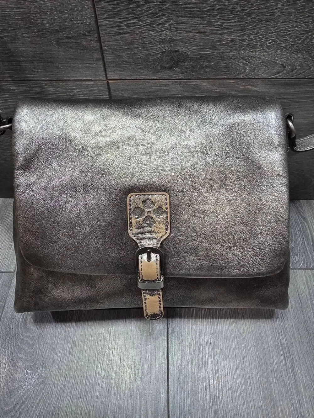 Patricia Nash Mili Leather Medium Flap Crossbody gray bag B000623